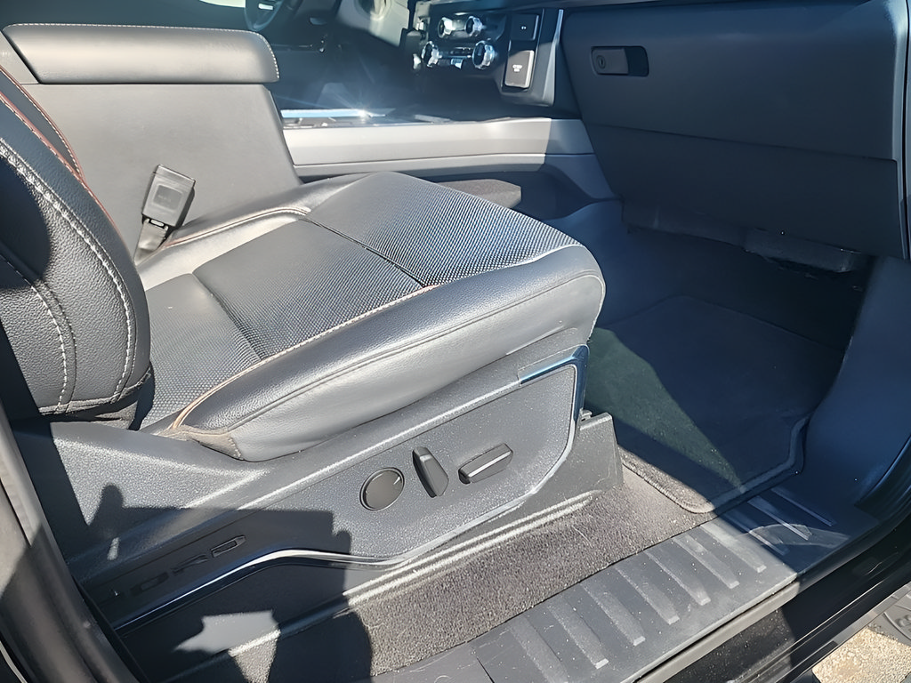 Certified 2023 Ford F250 Lariat w/ Lariat Ultimate Package AWD/4WD image 18