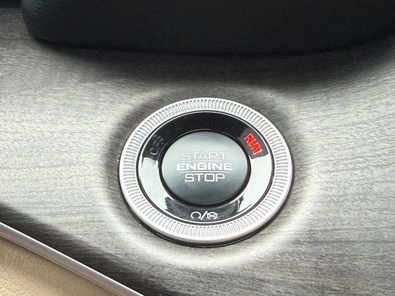 Used 2025 Jeep Grand Cherokee Limited w/ Luxury Tech Group II AWD/4WD image 17