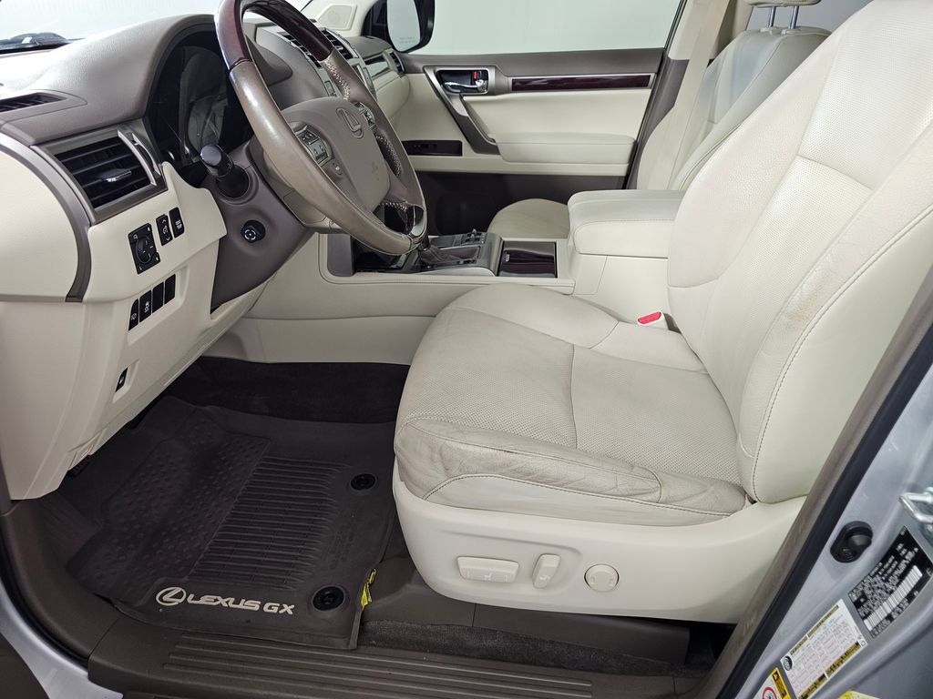Used 2018 Lexus GX 460 Premium w/ Premium Package AWD/4WD image 23