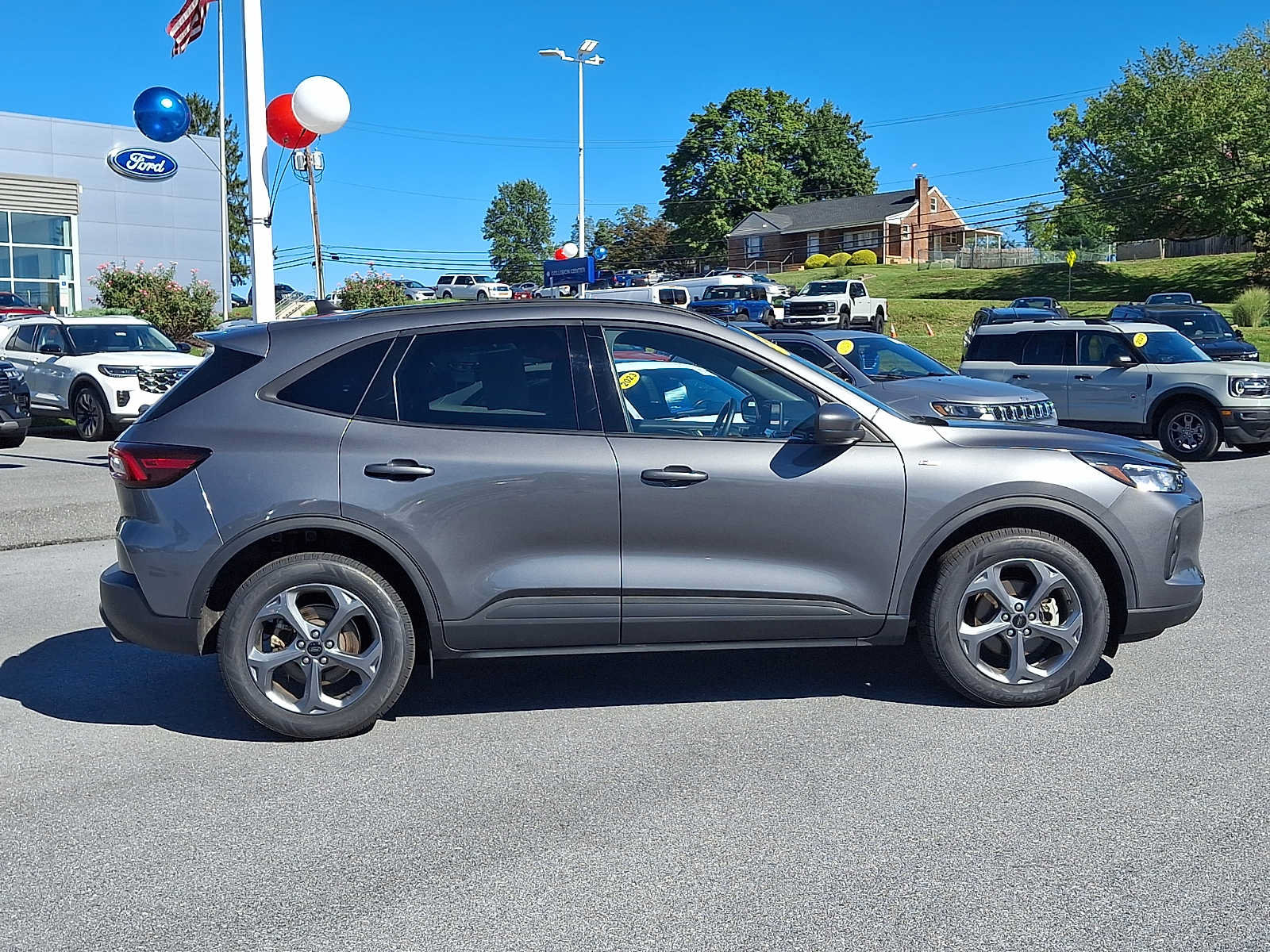 Certified 2025 Ford Escape ST-Line Select AWD/4WD image 7