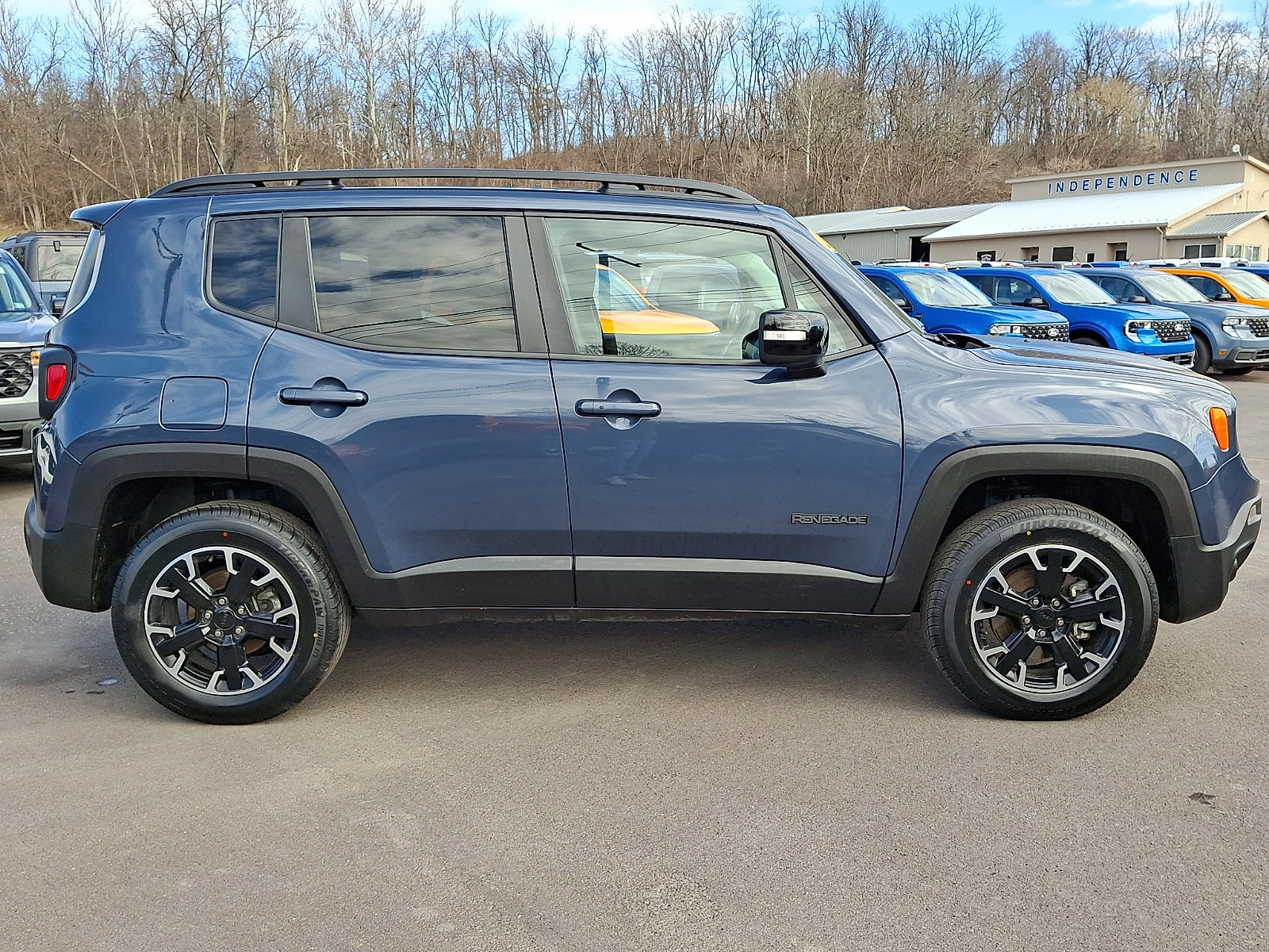 Used 2023 Jeep Renegade Latitude image 12
