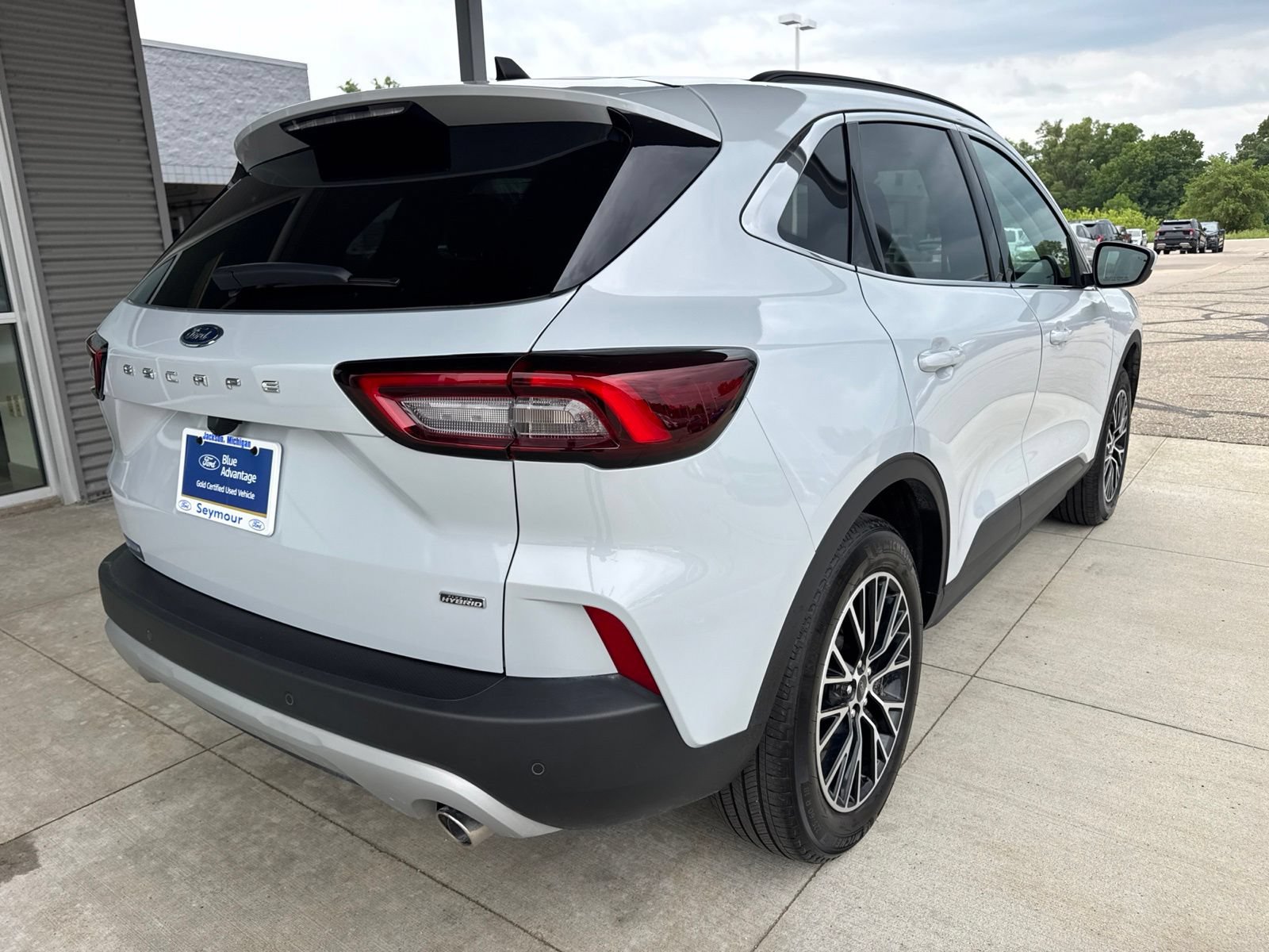 Certified 2025 Ford Escape SE FWD image 8