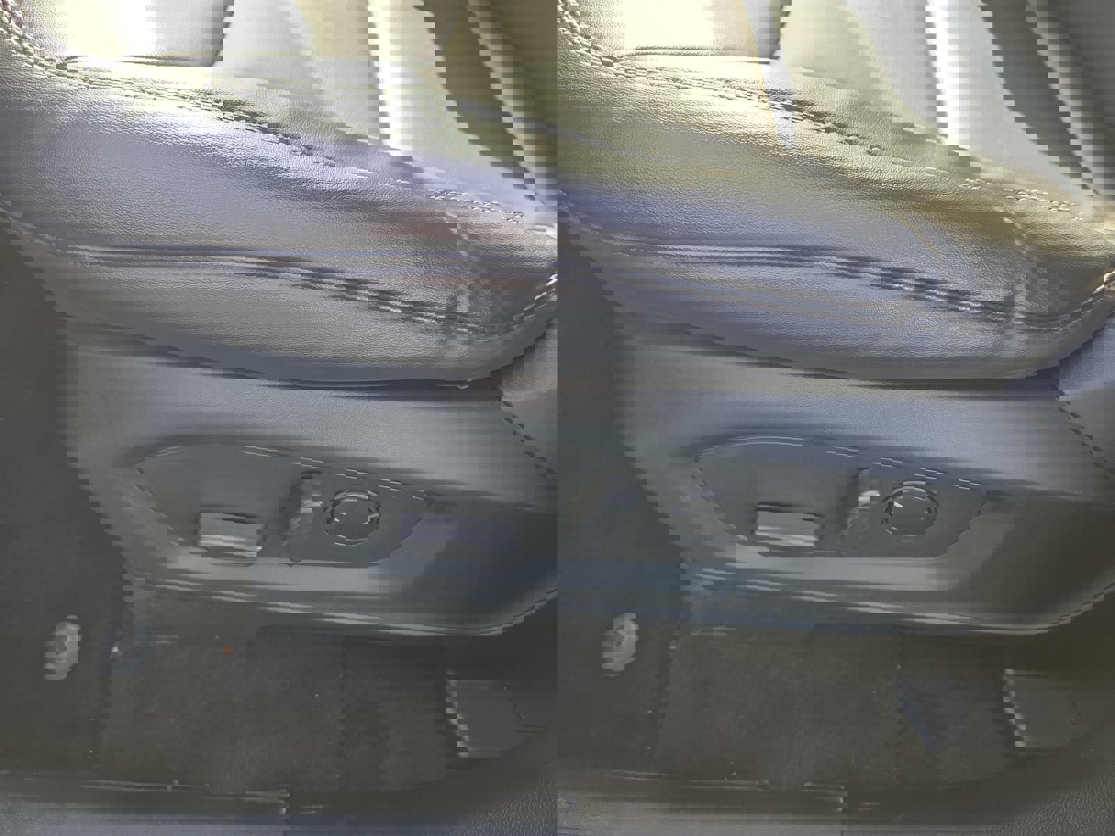 Certified 2023 Ford Explorer XLT w/ Equipment Group 202A image 12