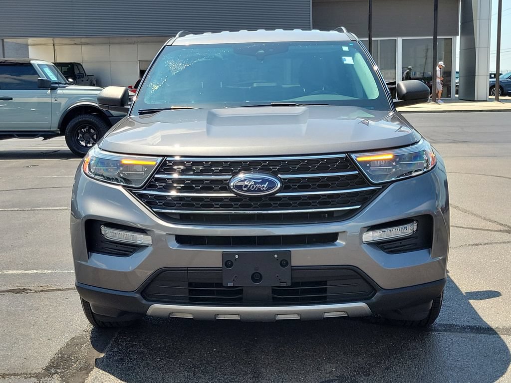 Certified 2021 Ford Explorer XLT w/ Equipment Group 202A AWD/4WD image 2