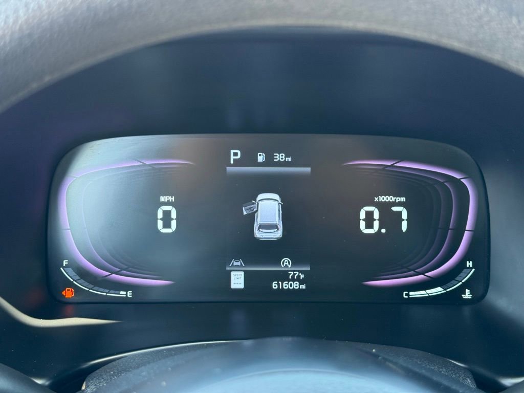 Used 2023 Kia Soul LX w/ LX Technology Package FWD image 12