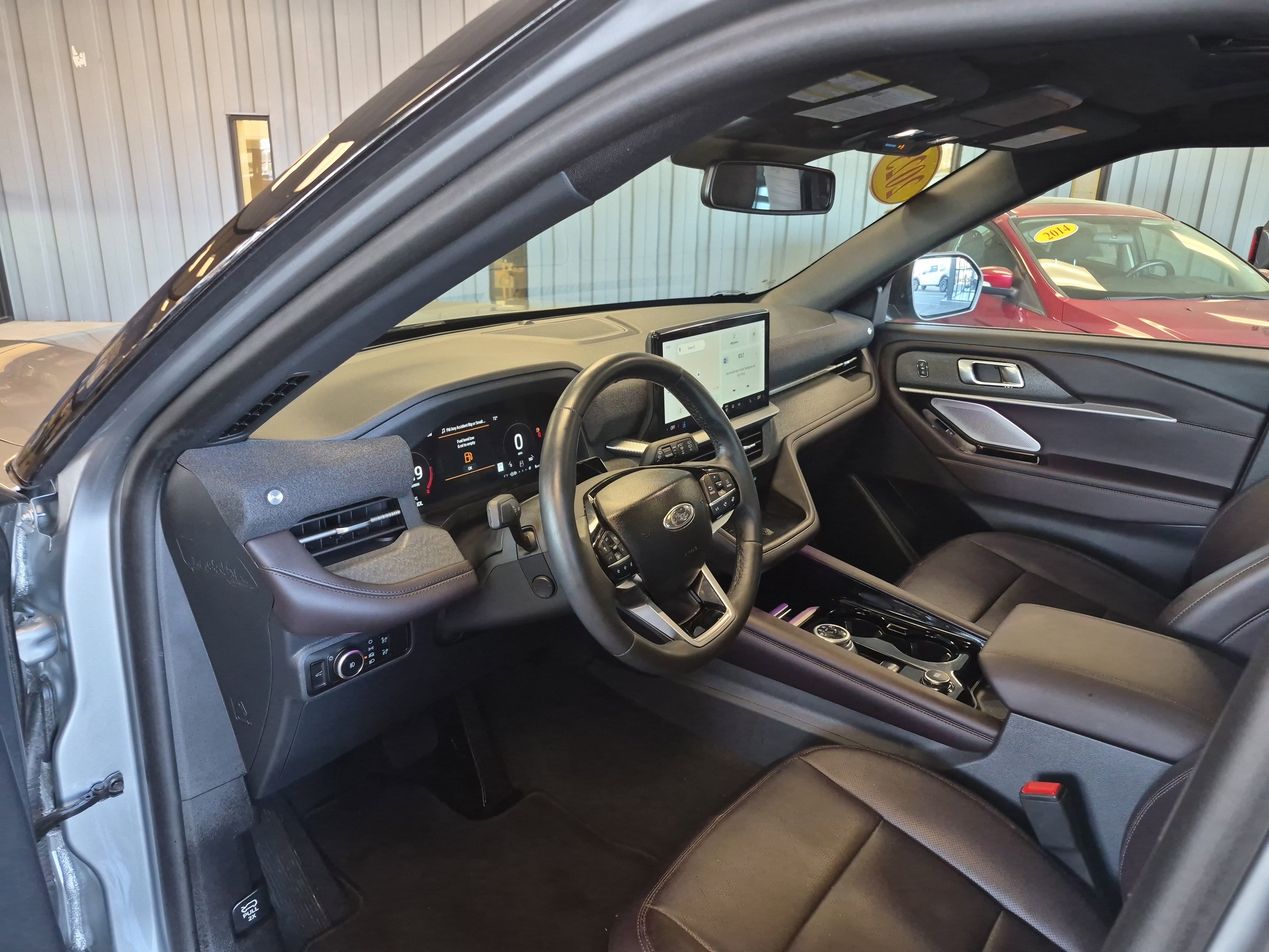 Certified 2025 Ford Explorer Platinum image 13