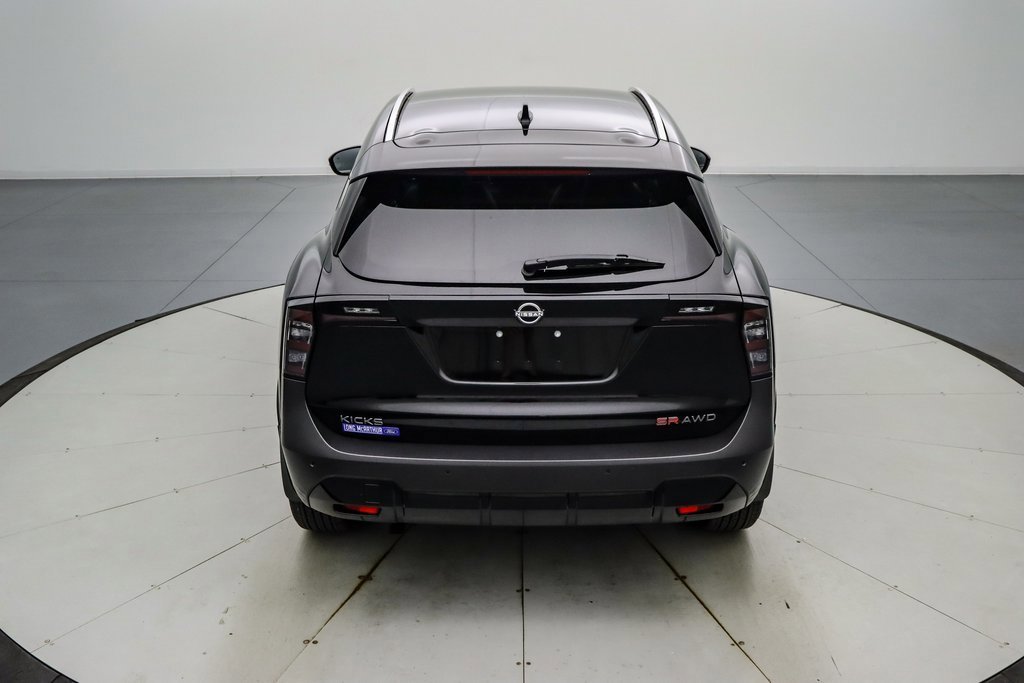 Used 2025 Nissan Kicks SR image 4