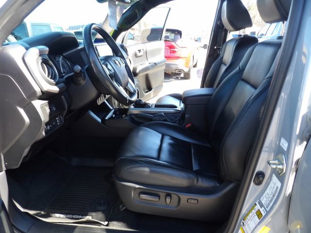 Used 2020 Toyota Tacoma Limited image 31