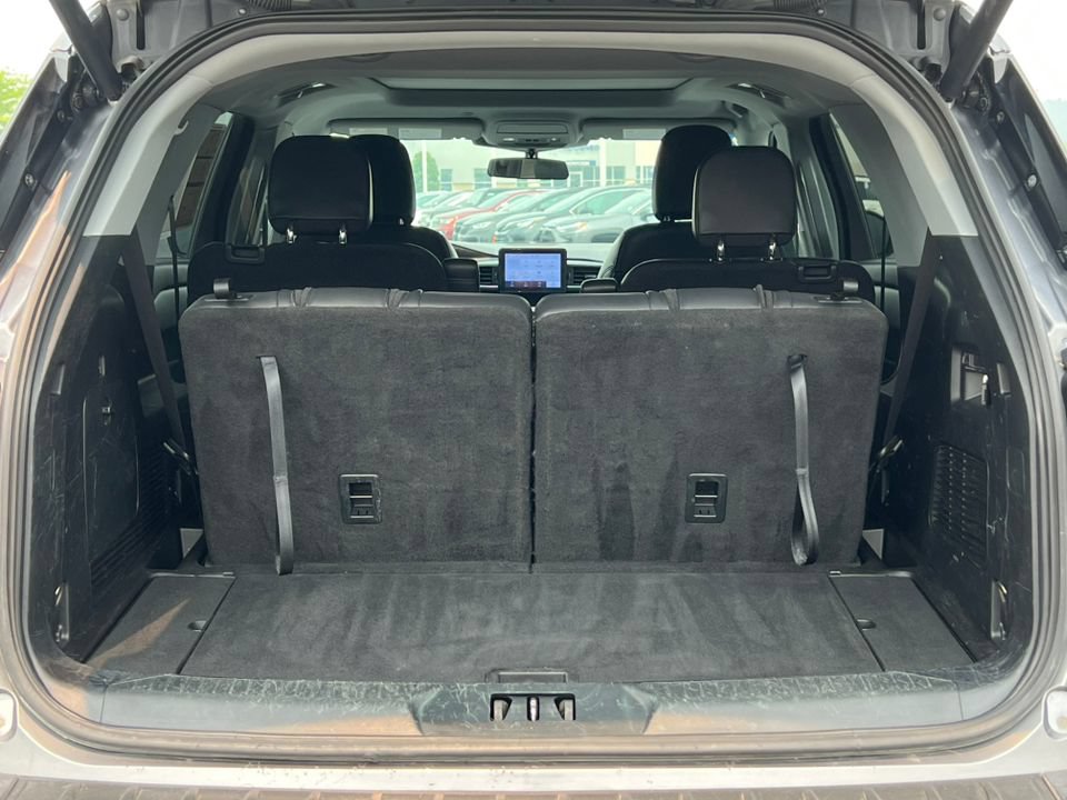 Certified 2021 Ford Explorer XLT w/ Equipment Group 202A AWD/4WD image 35