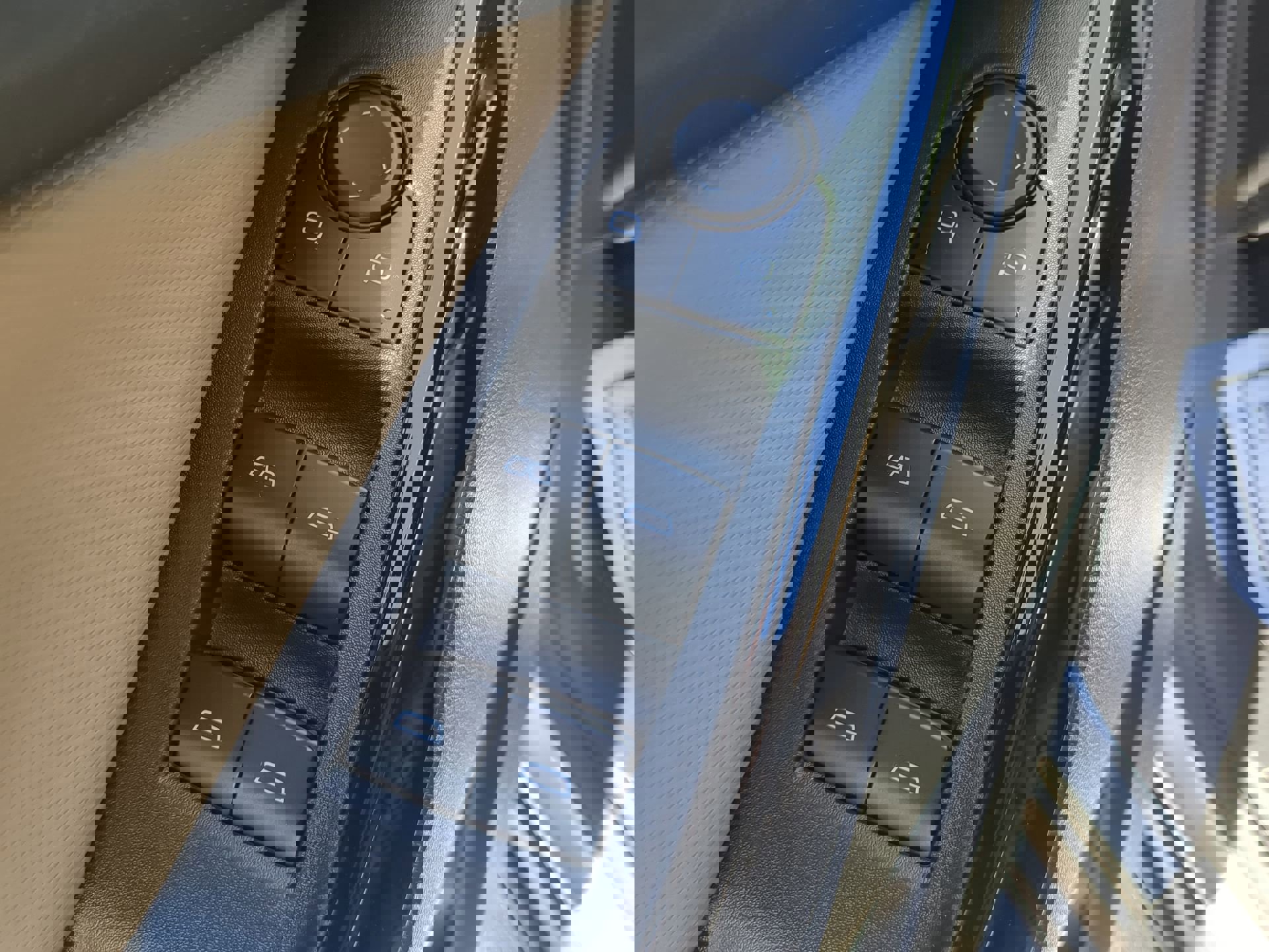 Used 2025 Chevrolet Equinox ACTIV w/ Convenience Package III image 47