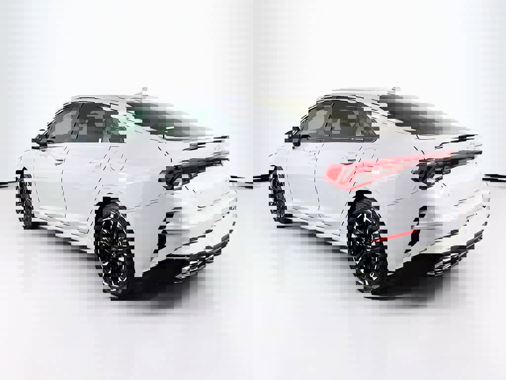 Used 2023 Kia K5 GT-Line w/ GT-Line Premium Package image 4