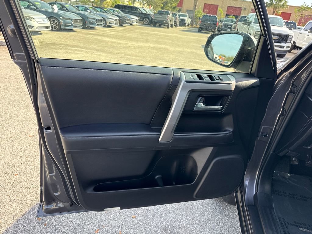 Used 2022 Toyota 4Runner SR5 image 12