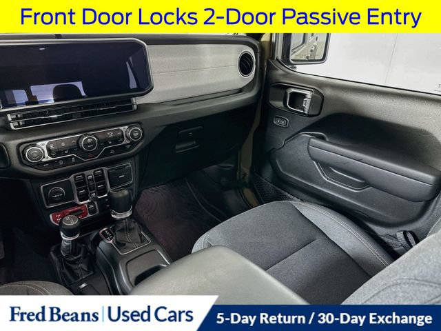 Used 2025 Jeep Gladiator Sport AWD/4WD image 28