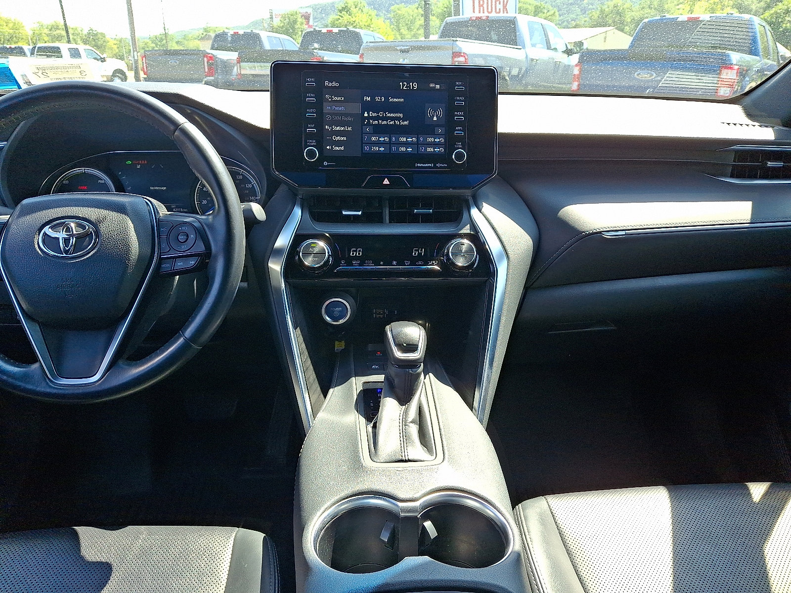 Used 2021 Toyota Venza XLE image 15