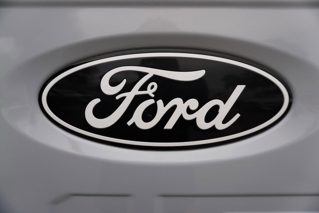 Certified 2025 Ford F150 XLT w/ Equipment Group 302A MID image 31