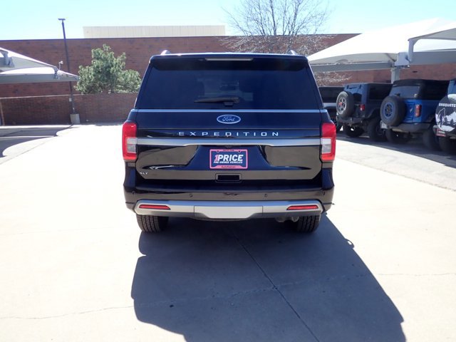 Certified 2023 Ford Expedition XLT image 3