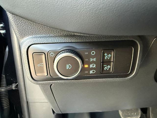 Certified 2025 Ford Explorer Active w/ Active Comfort Package AWD/4WD image 34