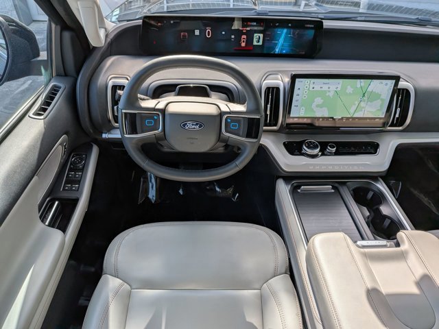Certified 2025 Ford Expedition Active image 34