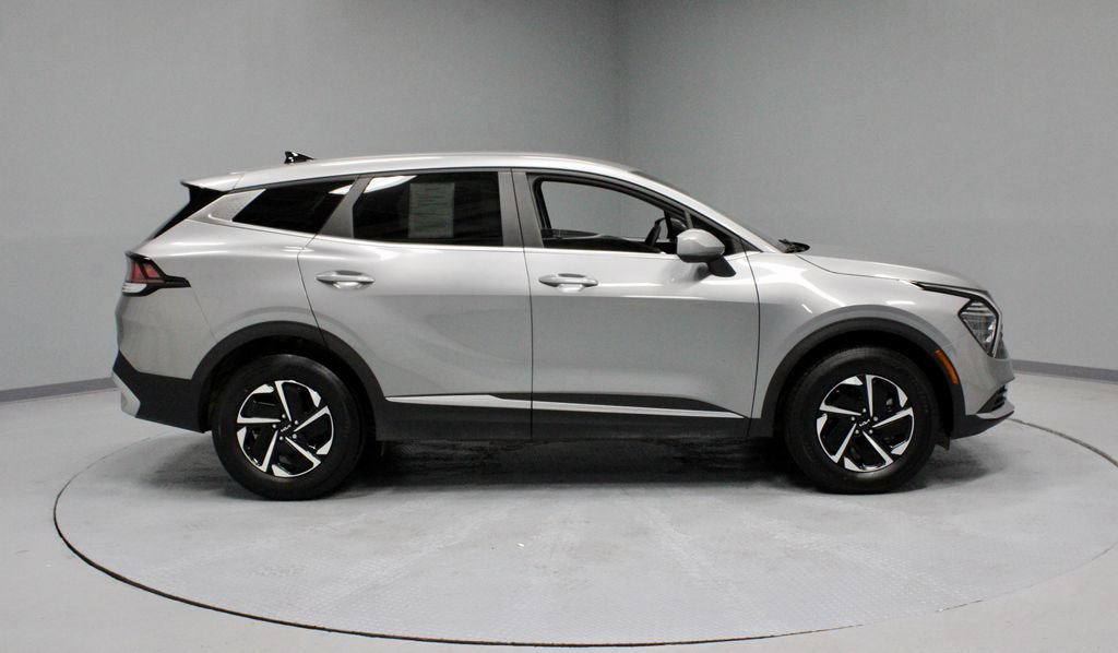 Used 2025 Kia Sportage LX AWD/4WD image 11