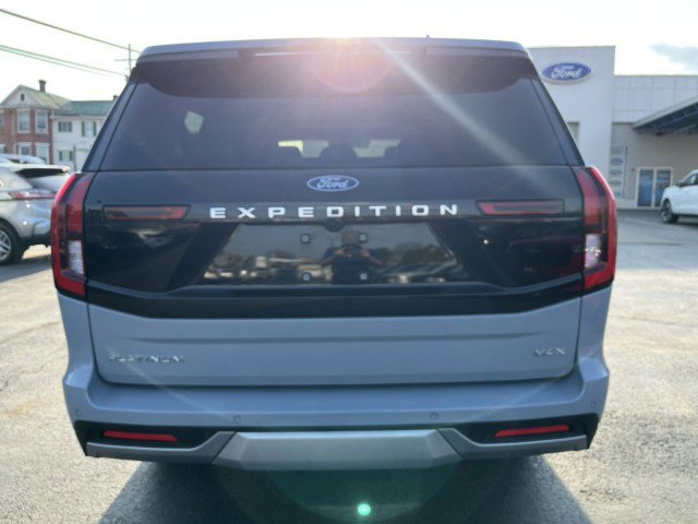 Certified 2025 Ford Expedition Max Platinum w/ Driver's Package image 4