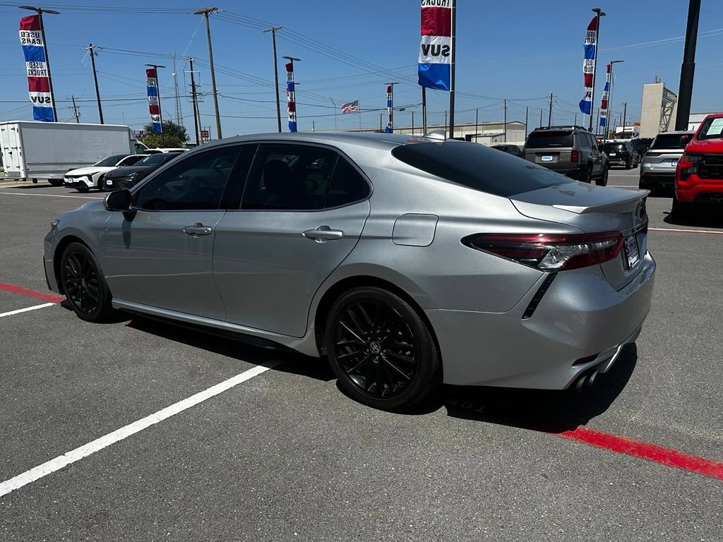Used 2022 Toyota Camry XSE FWD image 7