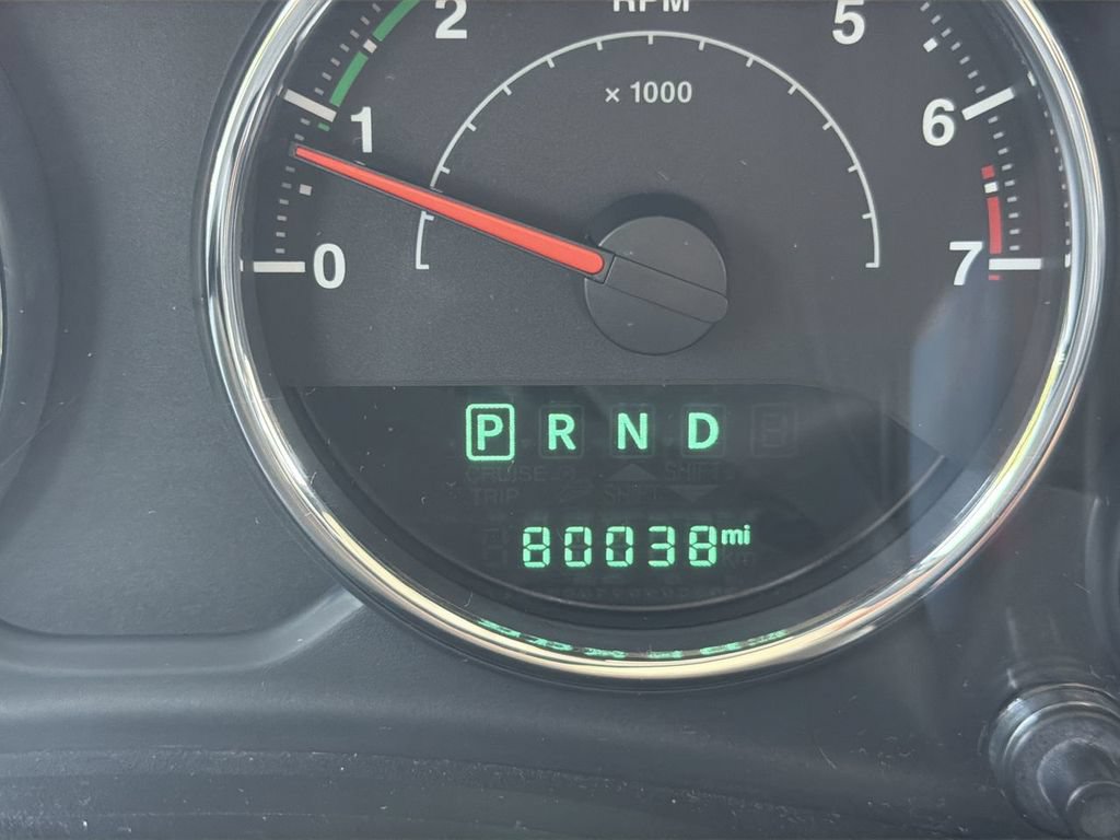 Used 2018 Jeep Wrangler Unlimited Sahara w/ Connectivity Group AWD/4WD image 14