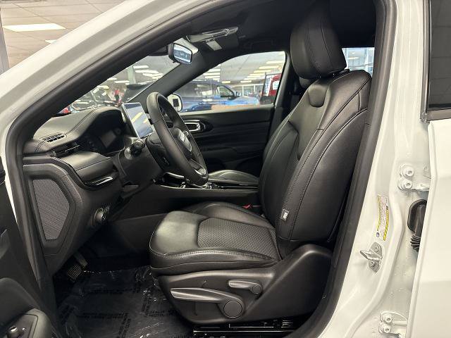 Used 2026 Jeep Compass Latitude AWD/4WD image 14