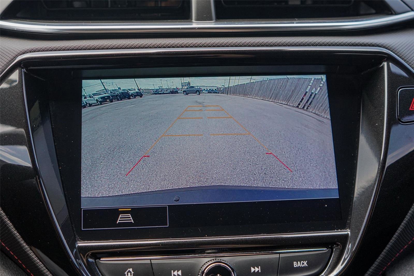 Used 2021 Chevrolet TrailBlazer RS w/ Technology Package FWD image 12