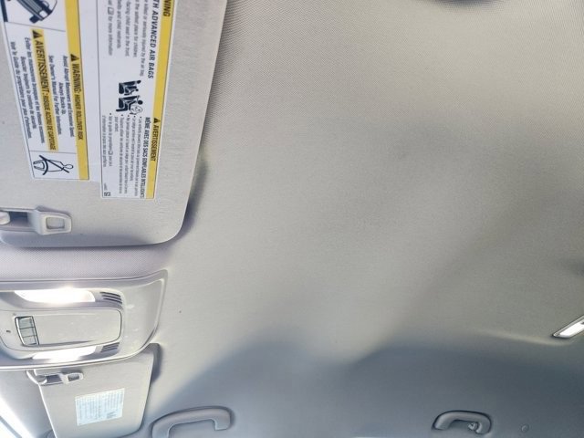 Used 2023 Buick Envision Essence image 25