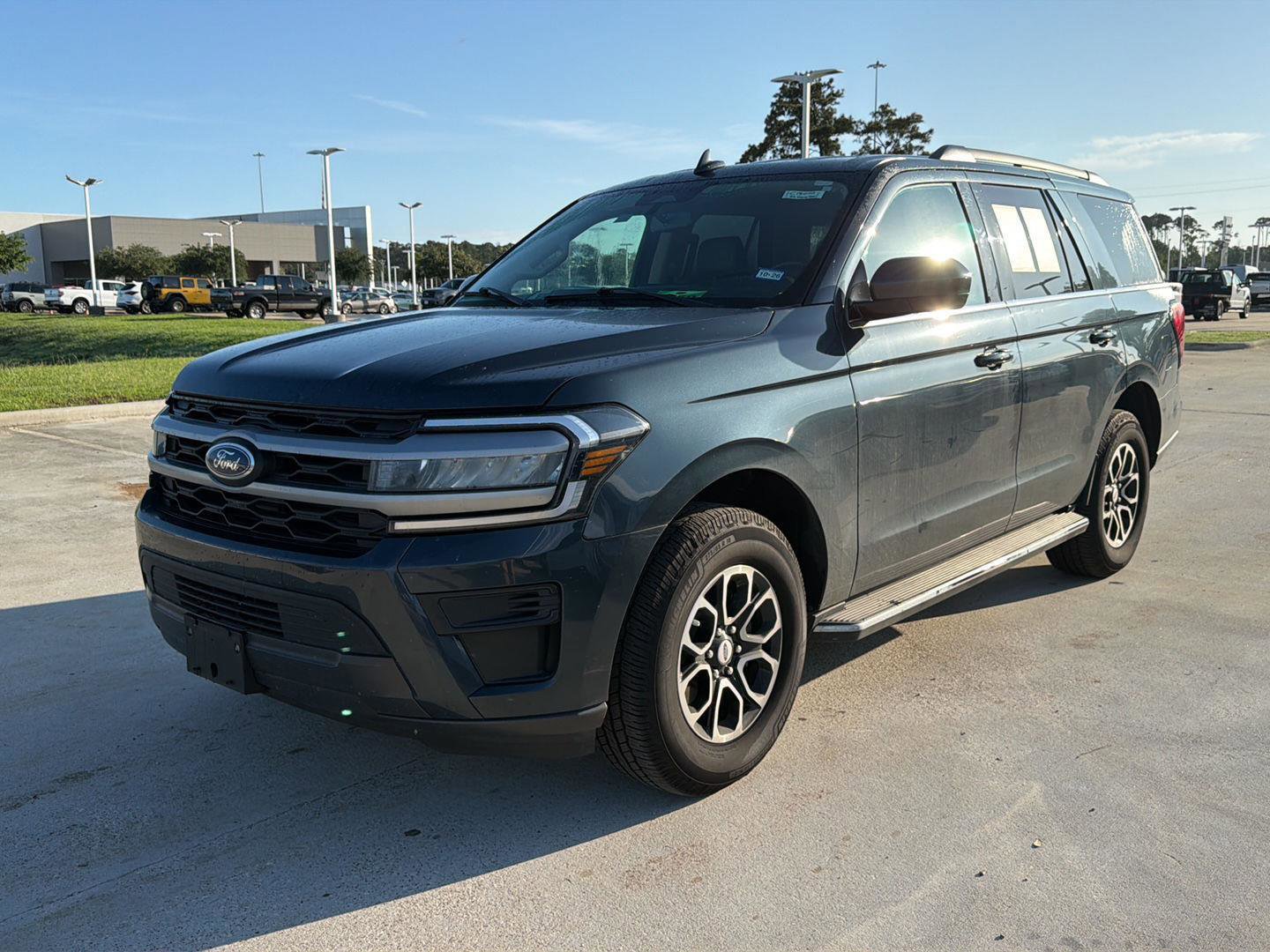 Certified 2022 Ford Expedition XLT RWD image 1