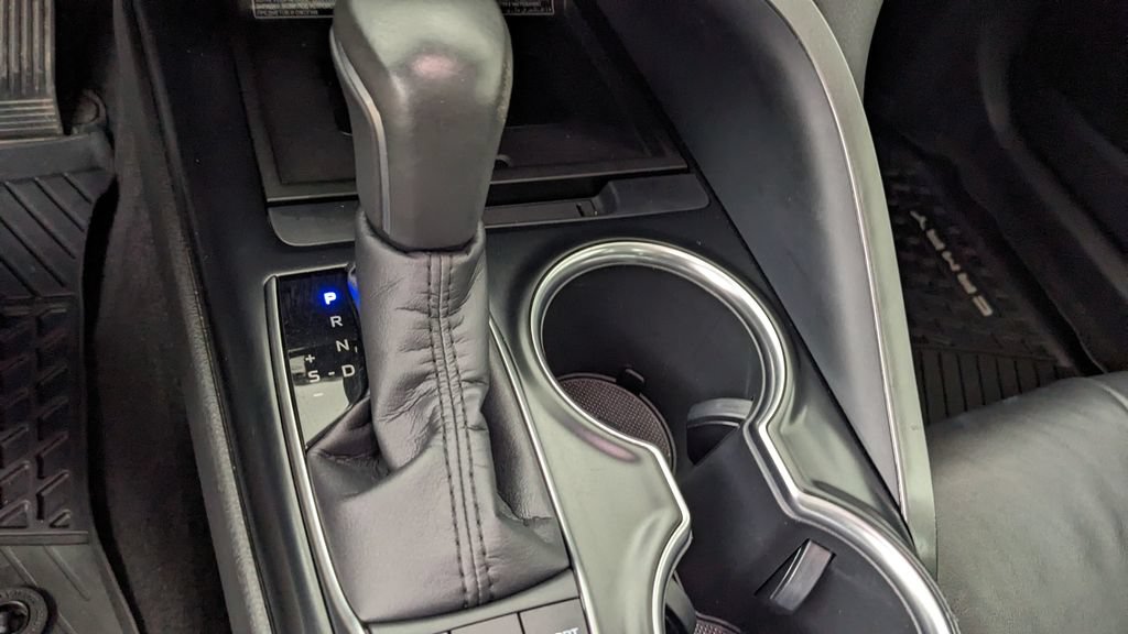 Used 2018 Toyota Camry XLE FWD image 30