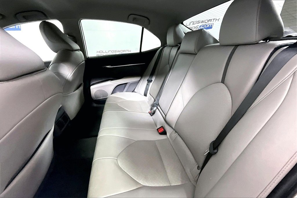 Used 2021 Toyota Camry XLE image 21
