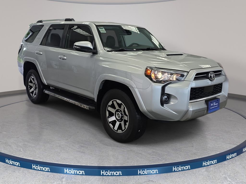 Used 2020 Toyota 4Runner TRD Off-Road Premium w/ Moonroof Package AWD/4WD image 3