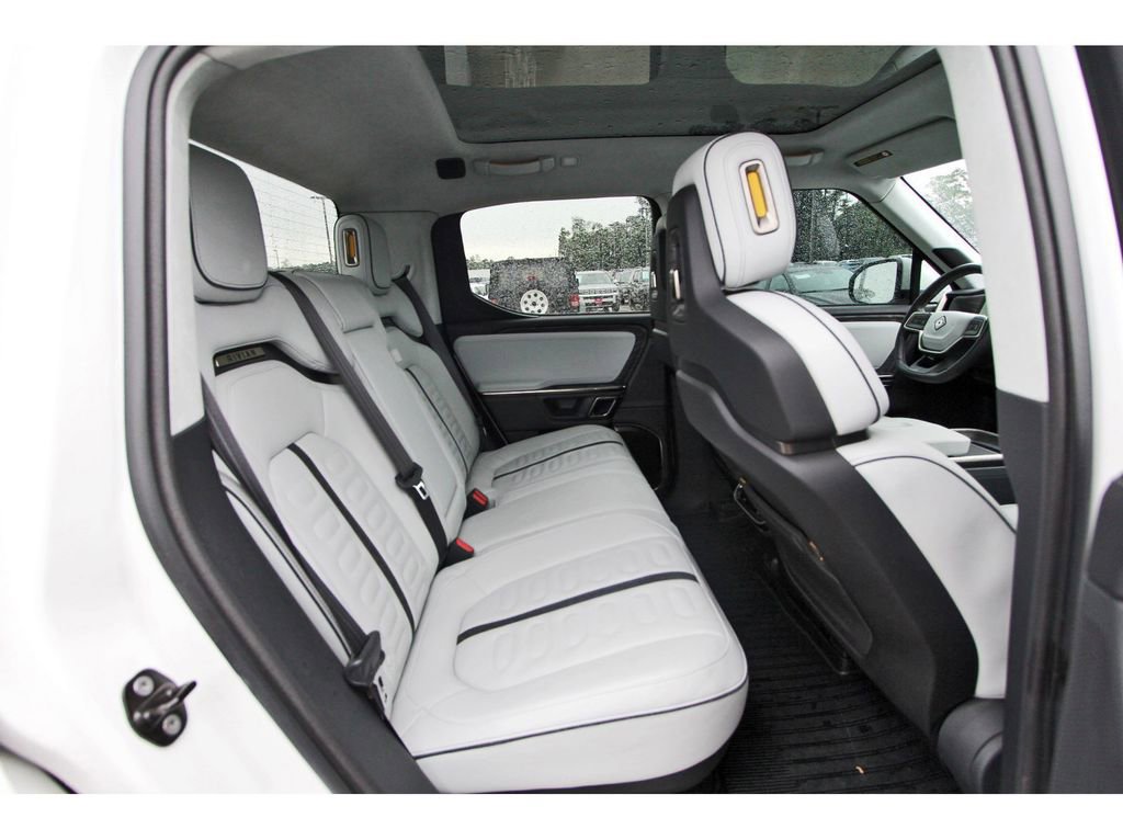 Used 2022 Rivian R1T Adventure AWD/4WD image 10