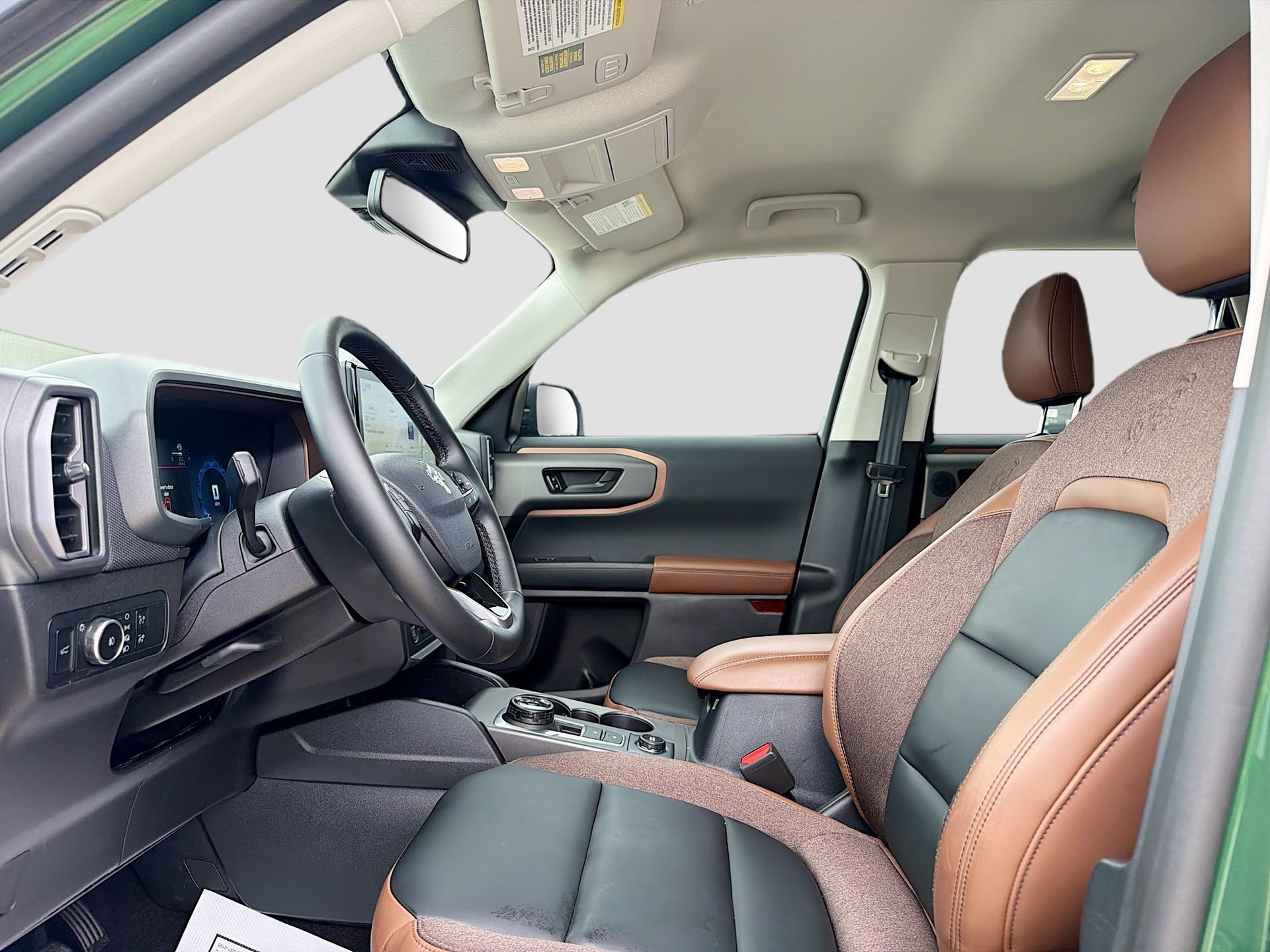 Certified 2025 Ford Bronco Sport Outer Banks w/ Outer Banks Tech Package+ AWD/4WD image 24