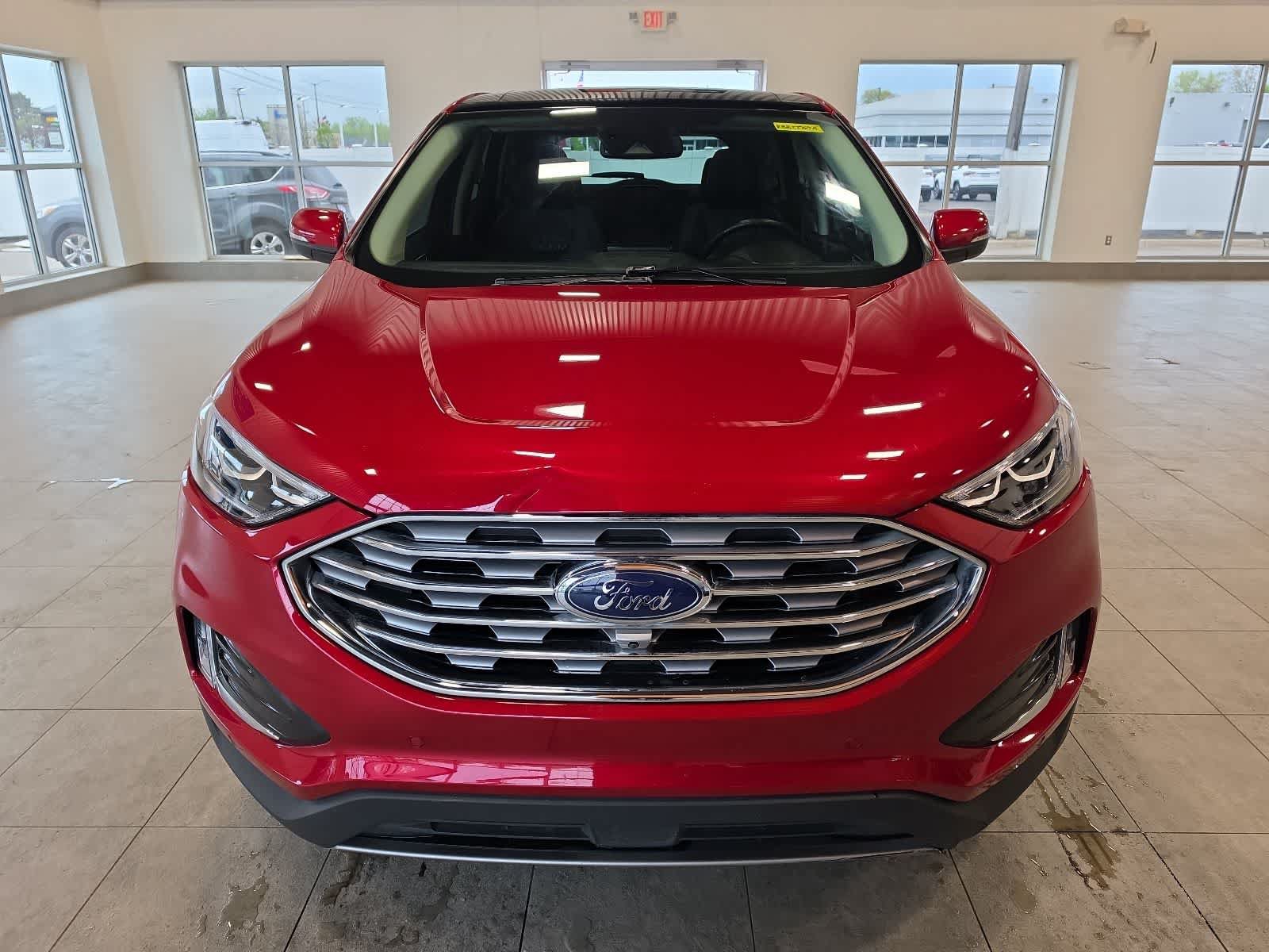 Certified 2024 Ford Edge Titanium w/ Equipment Group 301A AWD/4WD image 3