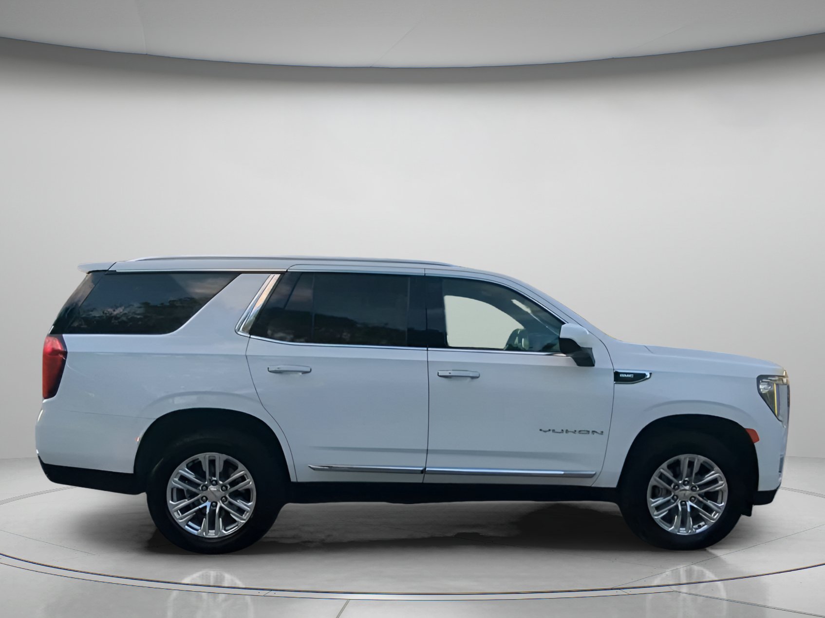 Used 2024 GMC Yukon SLT RWD image 32