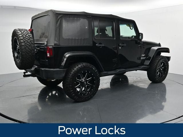 Used 2017 Jeep Wrangler Unlimited Sahara w/ Max Tow Package AWD/4WD image 11