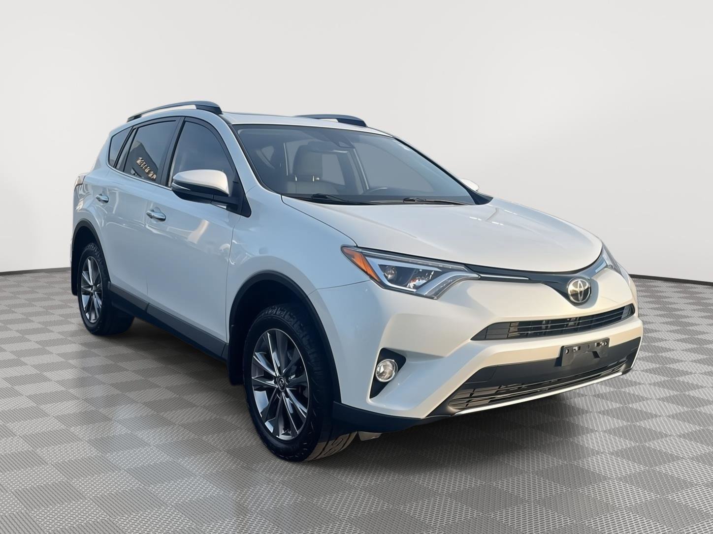 Used 2018 Toyota RAV4 Limited w/ All Weather Liner Package image 6