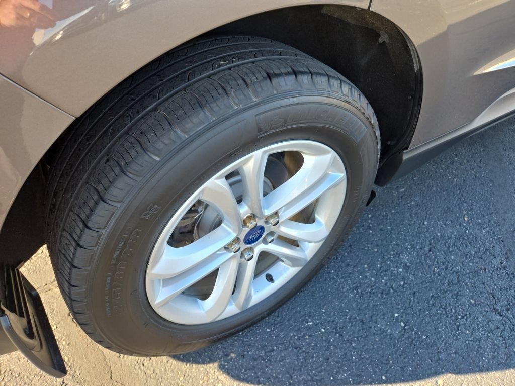 Certified 2019 Ford Edge SEL w/ Equipment Group 201A AWD/4WD image 7