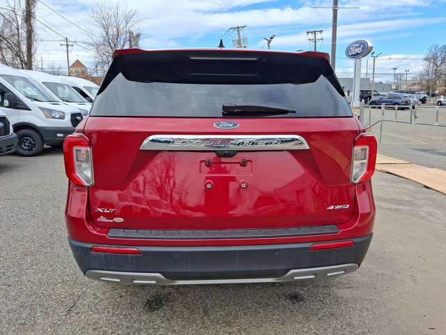 Certified 2022 Ford Explorer XLT w/ Equipment Group 202A image 23