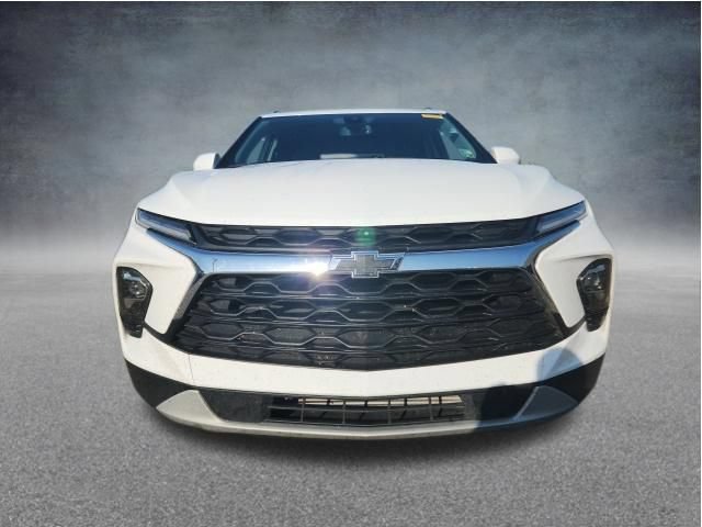 Used 2024 Chevrolet Blazer LT w/ Convenience Package FWD image 2
