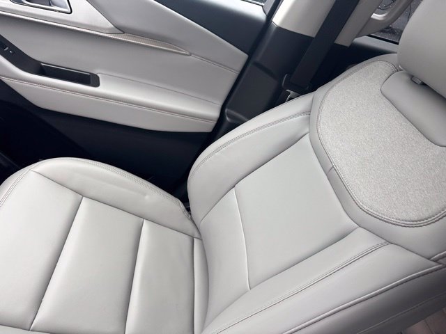 Certified 2026 Ford Explorer Active w/ Active Comfort Package AWD/4WD image 9