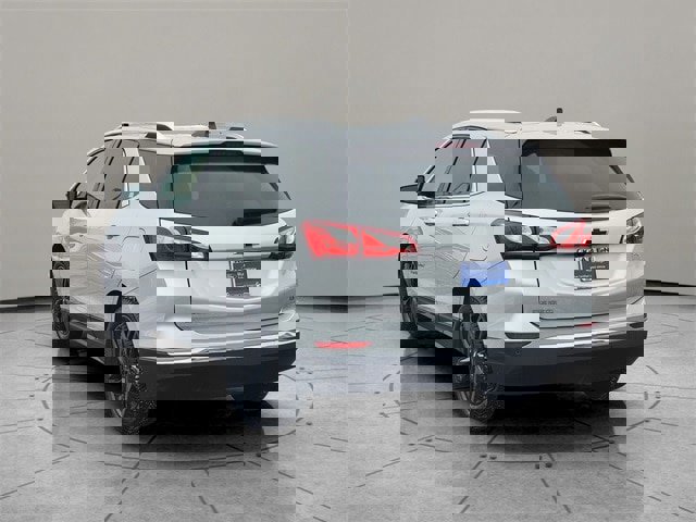 Used 2020 Chevrolet Equinox LT w/ Sport Edition image 5