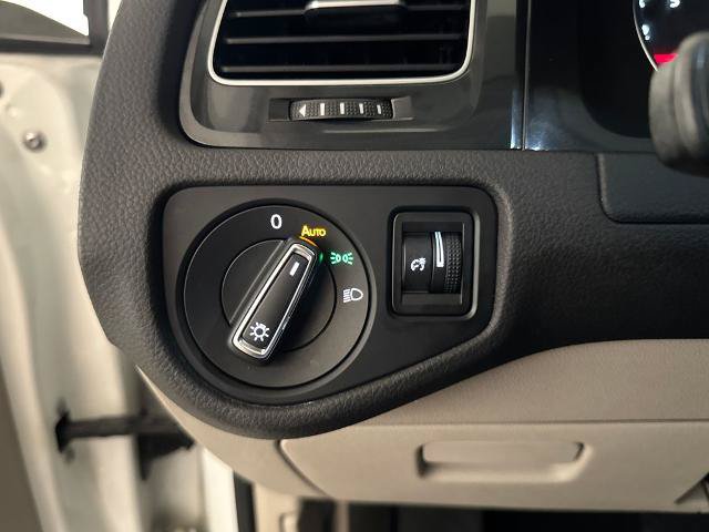 Used 2018 Volkswagen Golf SE FWD image 19