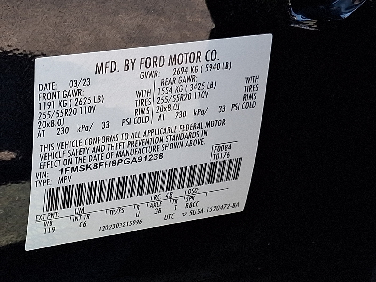 Certified 2023 Ford Explorer Limited w/ Limited Technology Package AWD/4WD image 32