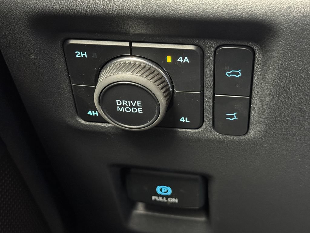 Certified 2025 Ford Expedition Active AWD/4WD image 21