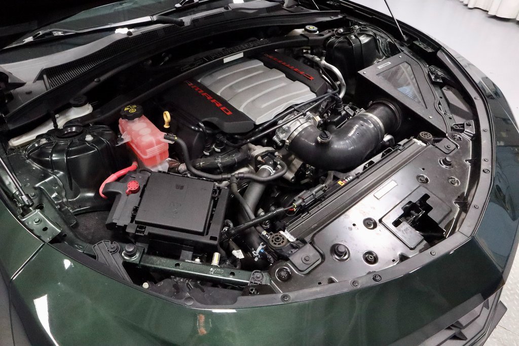 Used 2020 Chevrolet Camaro LT w/ Technology Package image 15