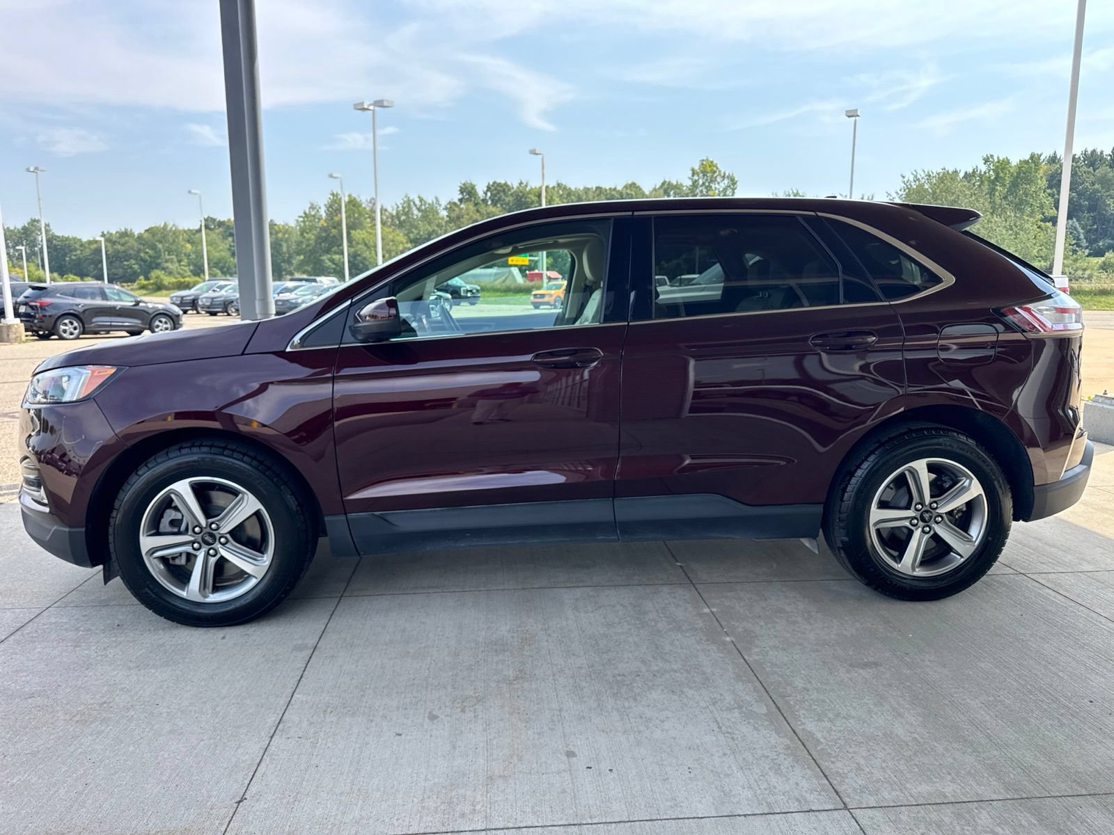 Certified 2024 Ford Edge SEL w/ Convenience Package AWD/4WD image 4