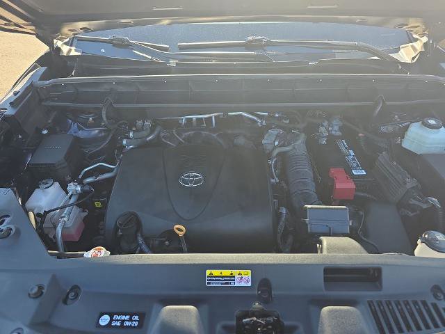 Used 2021 Toyota Highlander XLE AWD/4WD image 34